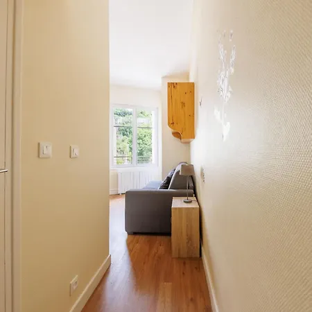 Les Fleurs - Proche Du Mont-dore Апартаменты Ла-Бурбуль